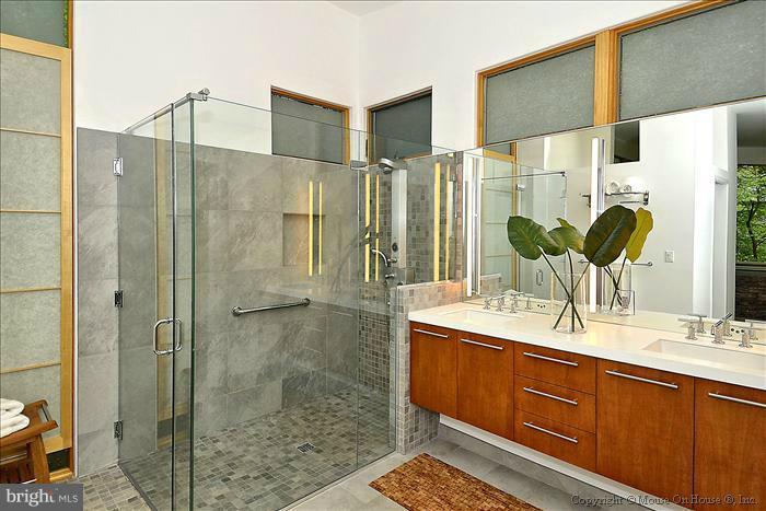 2719 Daniel Road Chevy Chase, MD 20815 - Photo 9 of 21 Bath (Master)