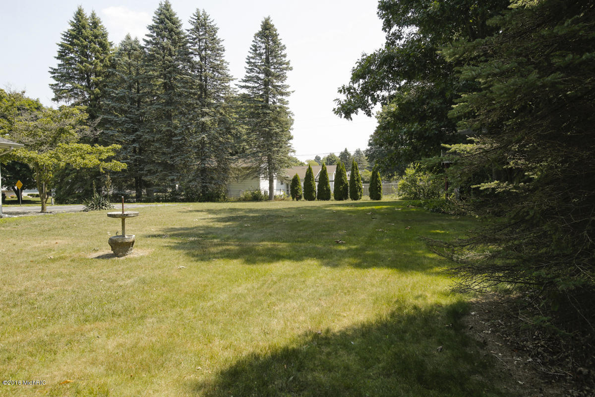 901 Bates Avenue Three Rivers, MI 49093 - Photo 25 of 27 901 bates ave-125