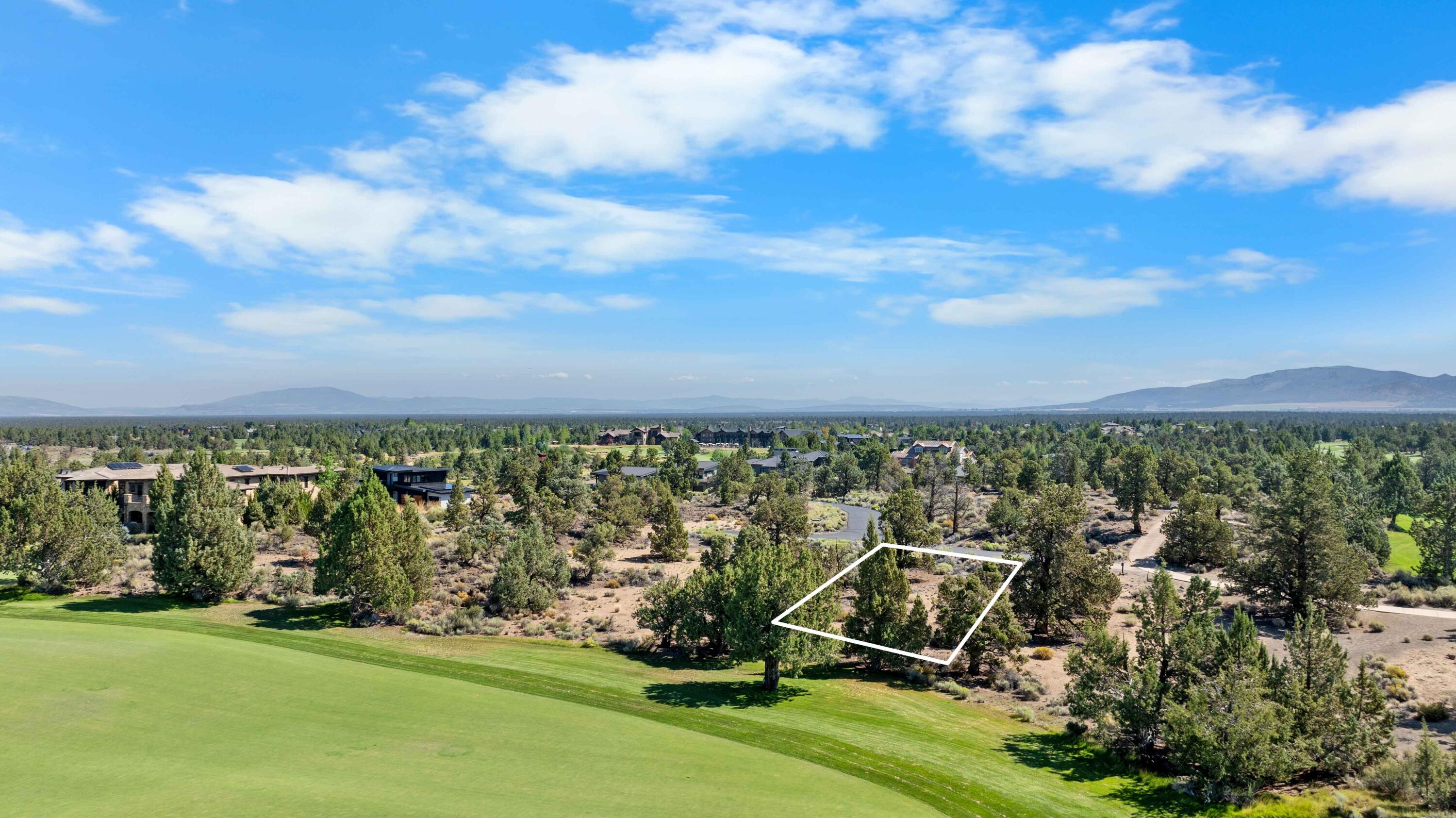 65611 Ghost Tree Court, Unit 316 Bend, OR 97701 - Photo 4 of 10 DJI_06941