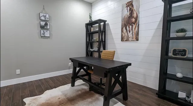 $1,100,000 | 886 County Road 3341, Paradise, TX 76073