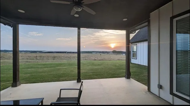 $1,100,000 | 886 County Road 3341, Paradise, TX 76073