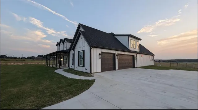 $1,100,000 | 886 County Road 3341, Paradise, TX 76073