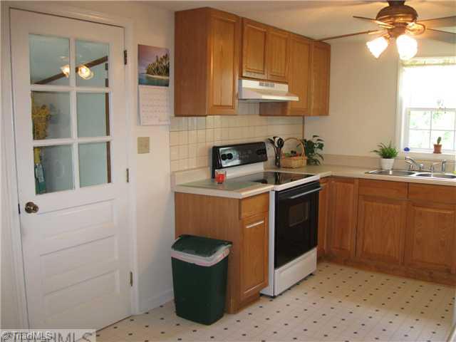 2000 Gold Hill Road Madison, NC 27025 - Photo 4 of 16 Kitchen.