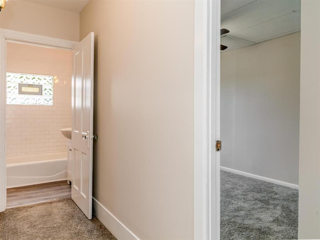 448 Park Street Rochester, PA 15074 - Photo 15 of 29 a view of bathroom