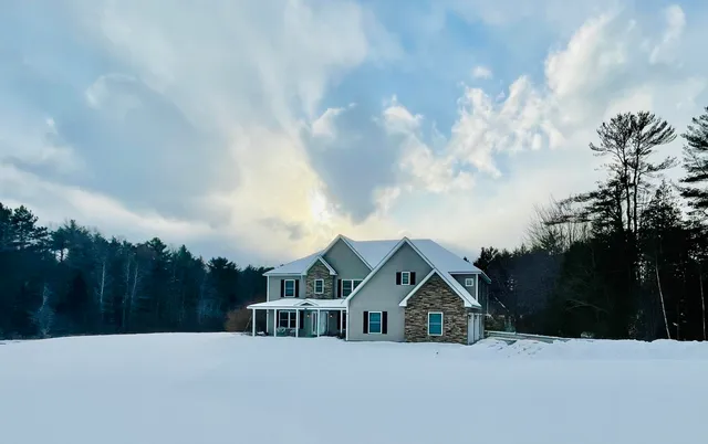 $759,000 | 8 Clark Circle, Hampden, ME 04444