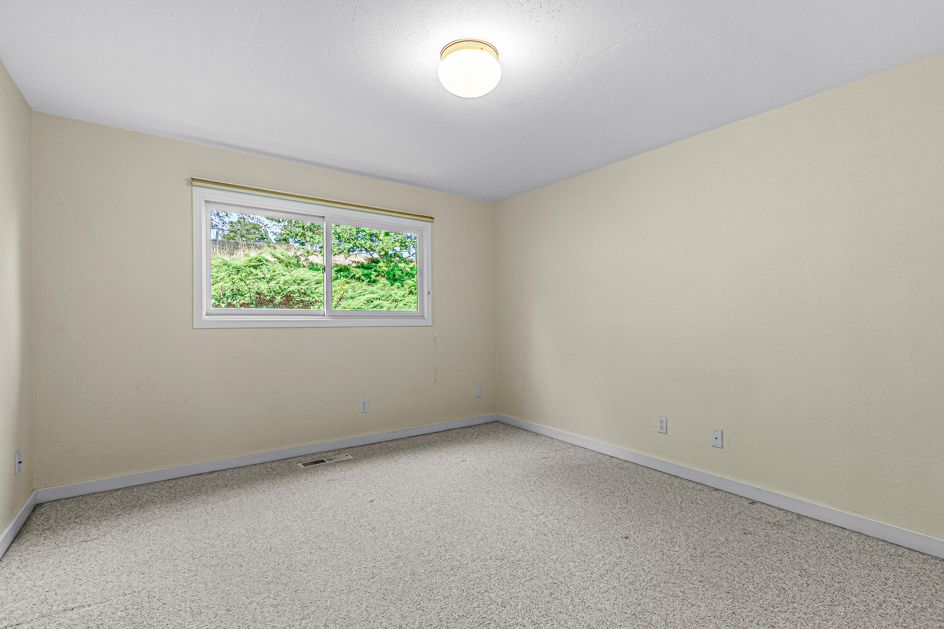 3255 Pioneer Road Medford, OR 97501 - Photo 35 of 45 3255 Pioneer Road, Medford, OR 97501