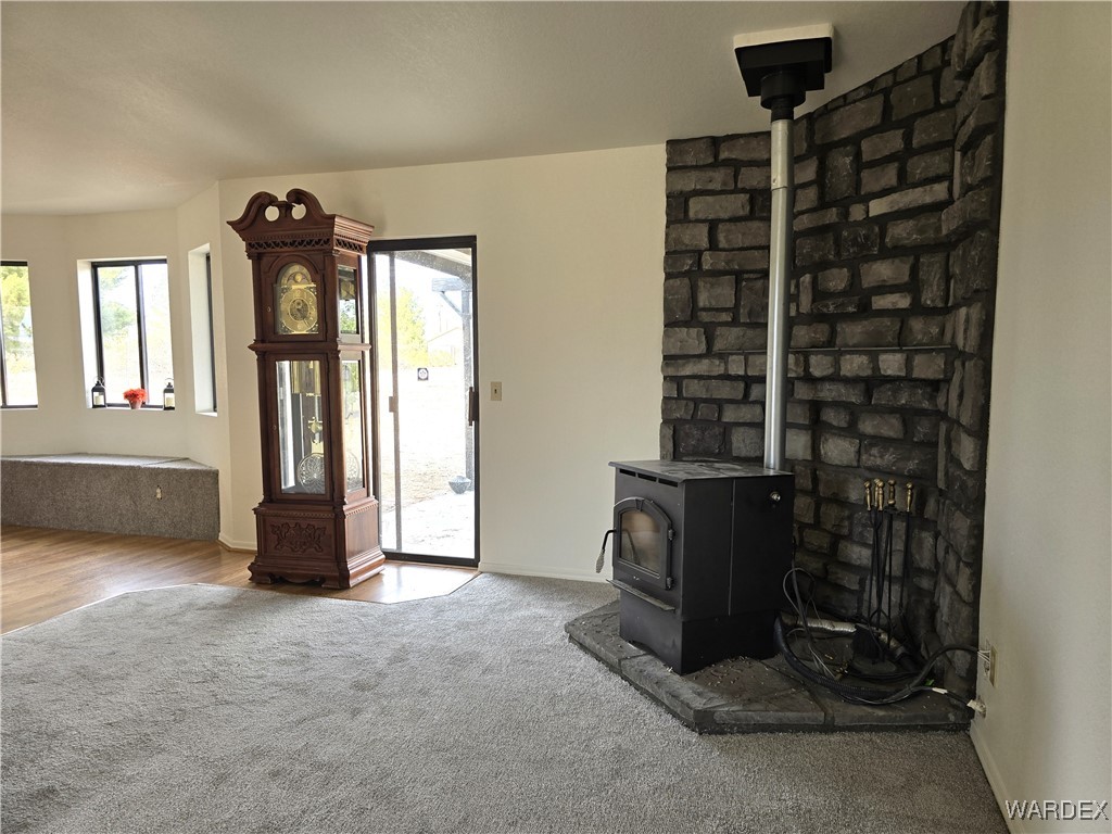 508 South Santa Cruz Road Golden Valley, AZ 86413 - Photo 13 of 76 Living Room