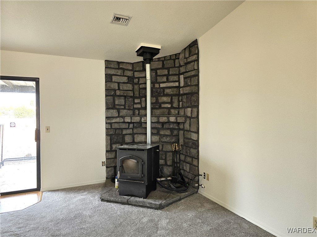 508 South Santa Cruz Road Golden Valley, AZ 86413 - Photo 14 of 76 Living Room