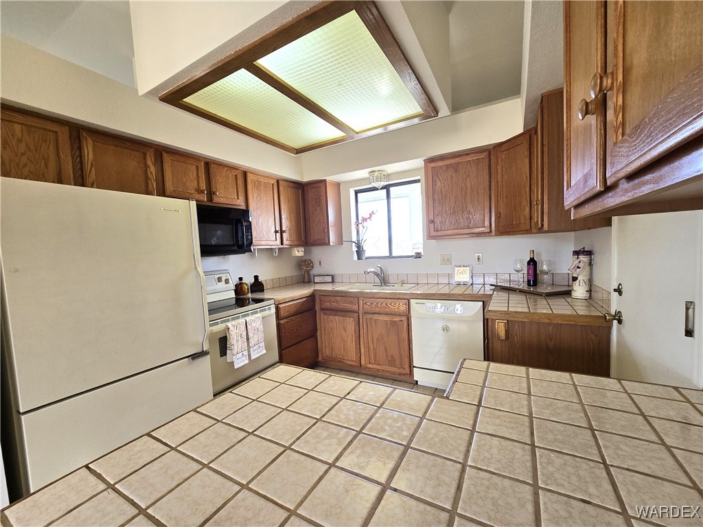 508 South Santa Cruz Road Golden Valley, AZ 86413 - Photo 30 of 76 Kitchen