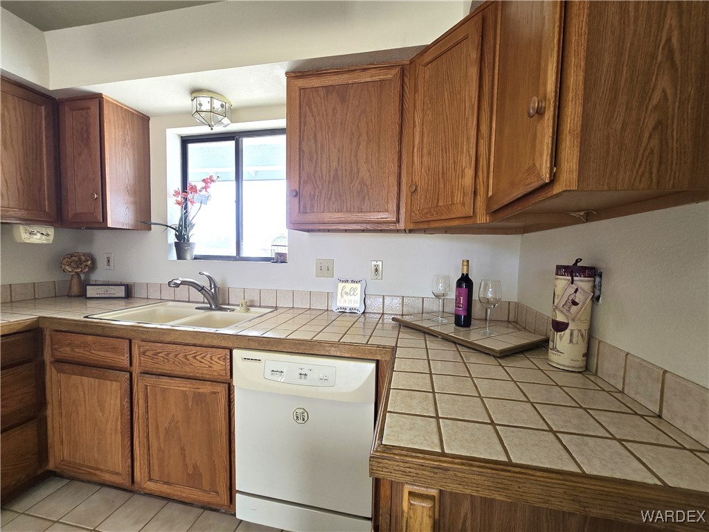 508 South Santa Cruz Road Golden Valley, AZ 86413 - Photo 32 of 76 Kitchen