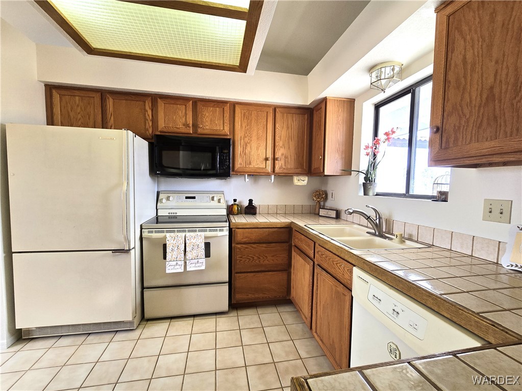 508 South Santa Cruz Road Golden Valley, AZ 86413 - Photo 33 of 76 Kitchen
