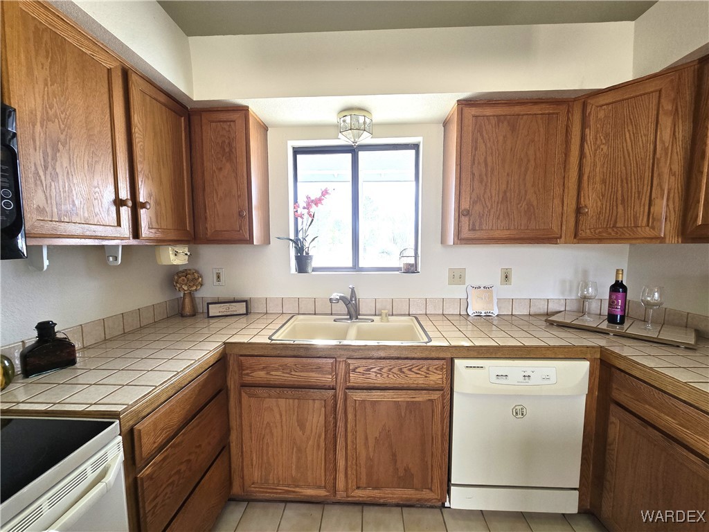 508 South Santa Cruz Road Golden Valley, AZ 86413 - Photo 34 of 76 Kitchen