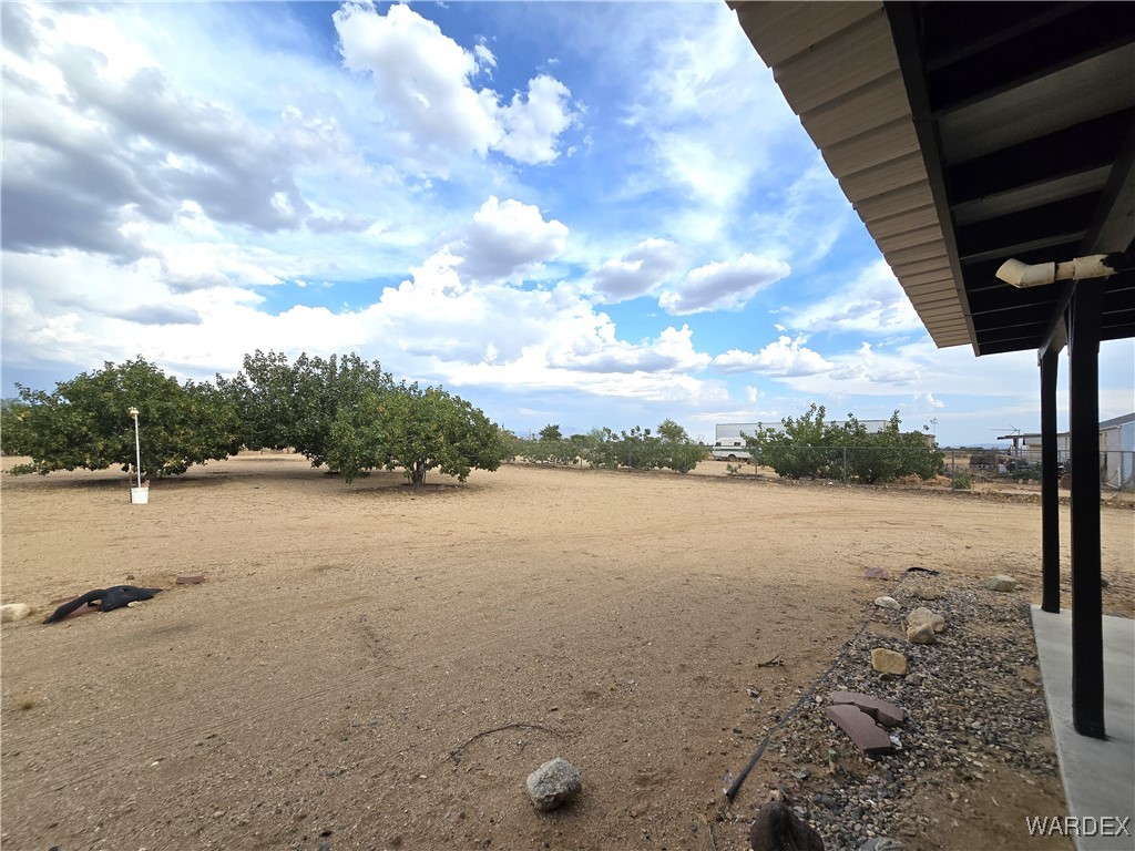 508 South Santa Cruz Road Golden Valley, AZ 86413 - Photo 8 of 76 Yard