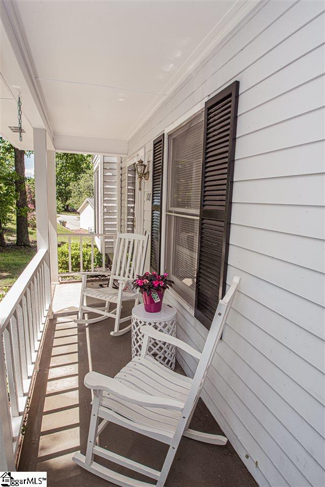108 Belford Road Mauldin, SC 29662 - Photo 3 of 27 Gallery Image 3