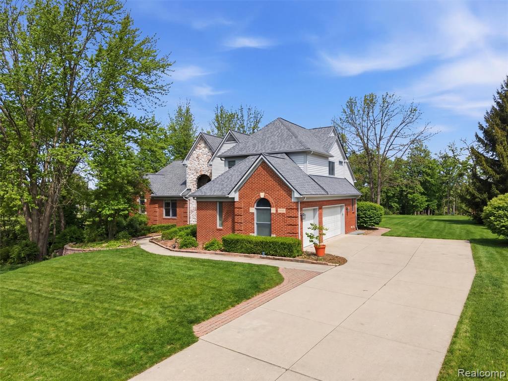 1160 Indianpipe Road Lake Orion, MI 48360 - Photo 3 of 55 Gallery Image 3
