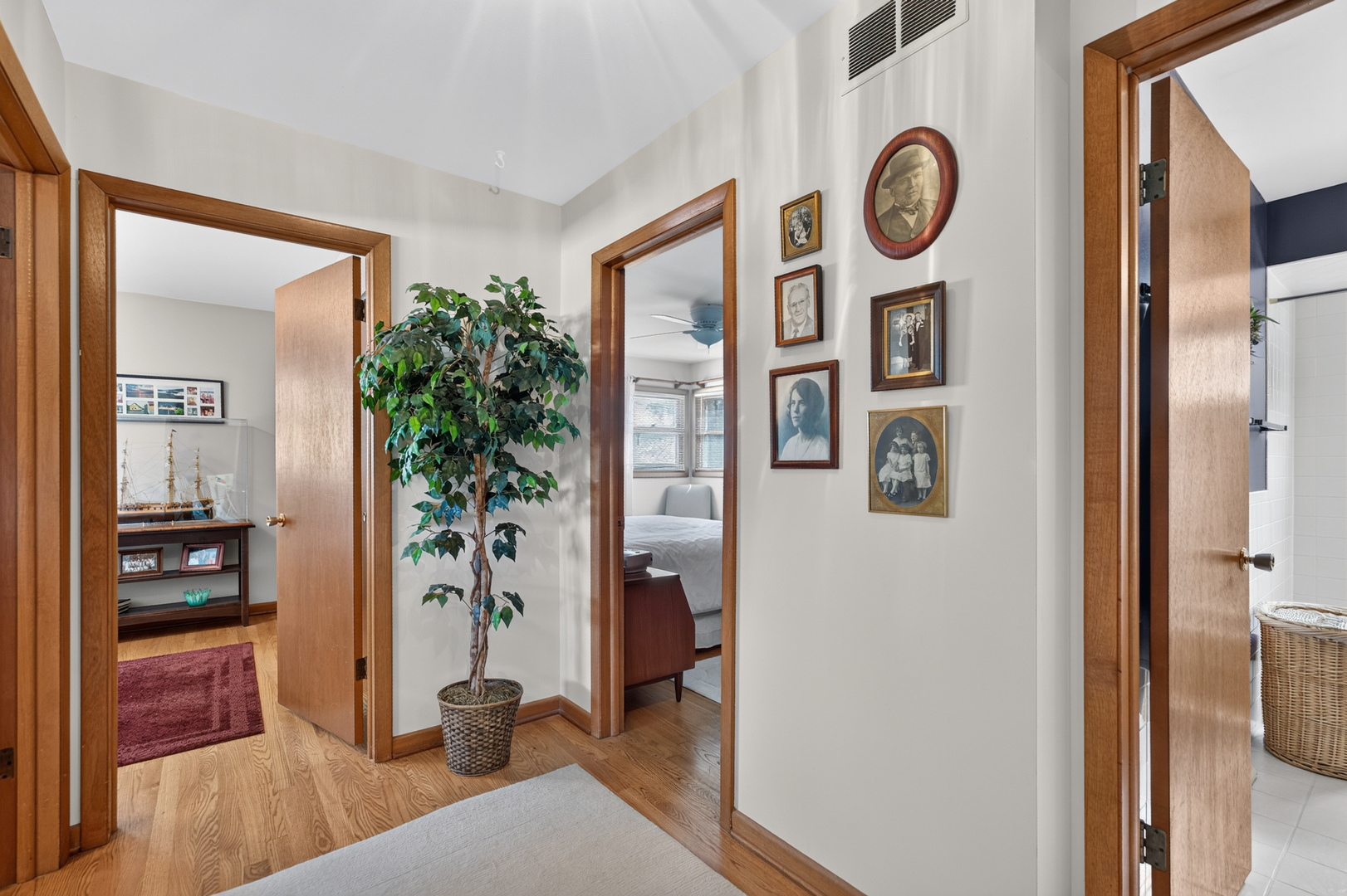 89 South Clarendon Avenue Addison, IL 60101 - Photo 18 of 67