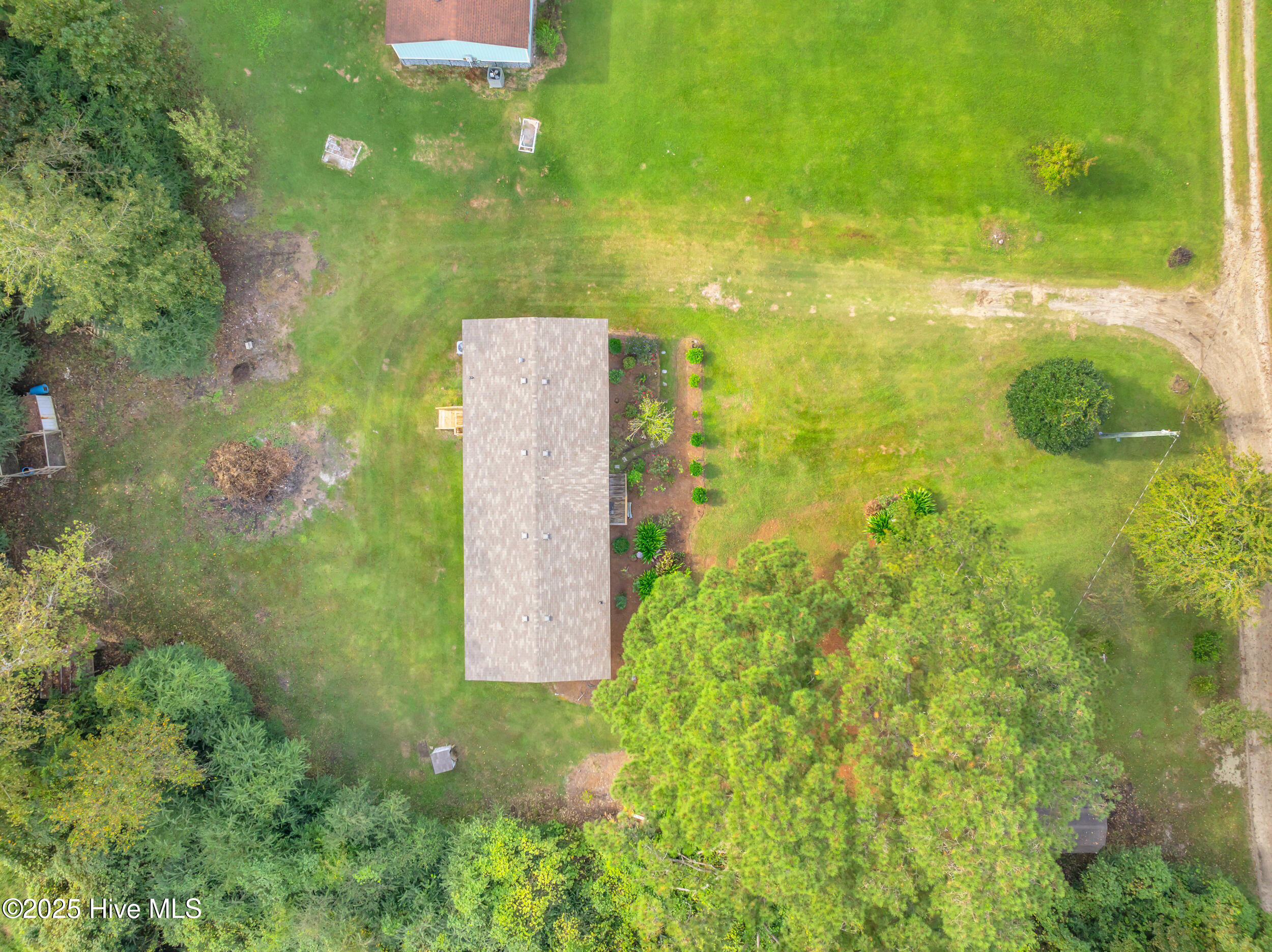 2274 New Road Burgaw, NC 28425 - Photo 4 of 43 49_2274 new rd-00049