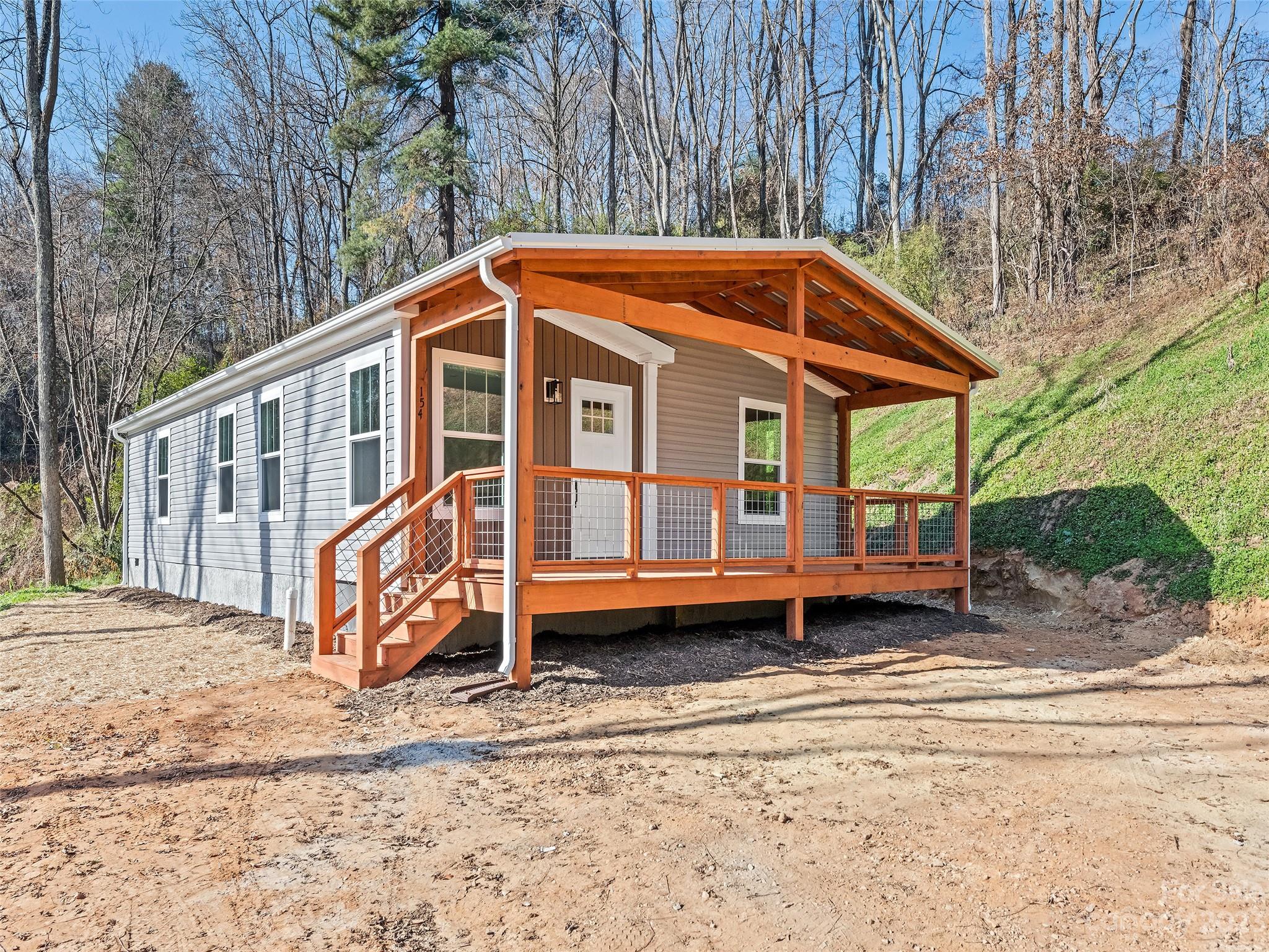 154 Brookside Street Clyde, NC 28721 - Photo 1 of 24 Gallery Image 1