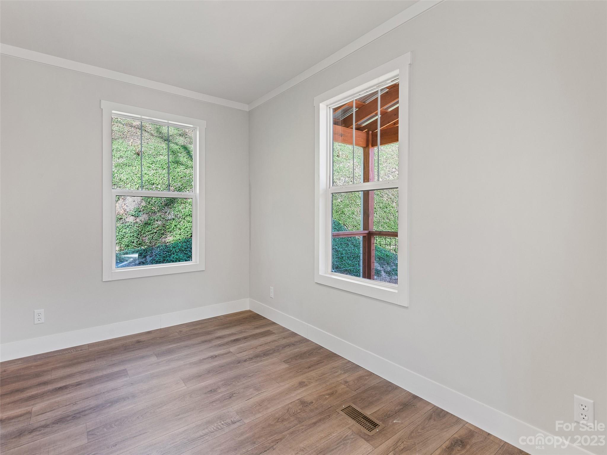 154 Brookside Street Clyde, NC 28721 - Photo 7 of 24 Gallery Image 7