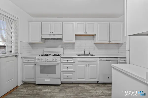 $2,595 | 14 Hamilton Court, Unit A, Stamford, CT 06902