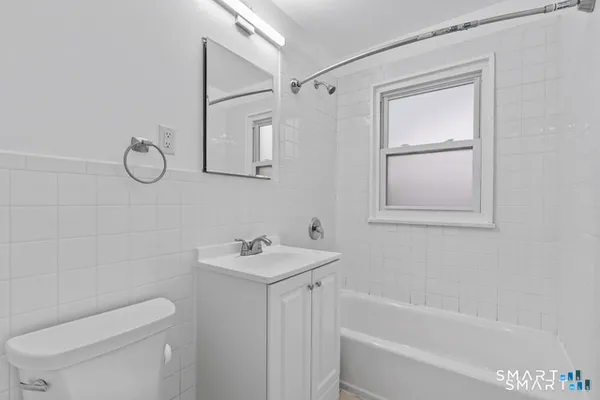 $2,595 | 14 Hamilton Court, Unit A, Stamford, CT 06902