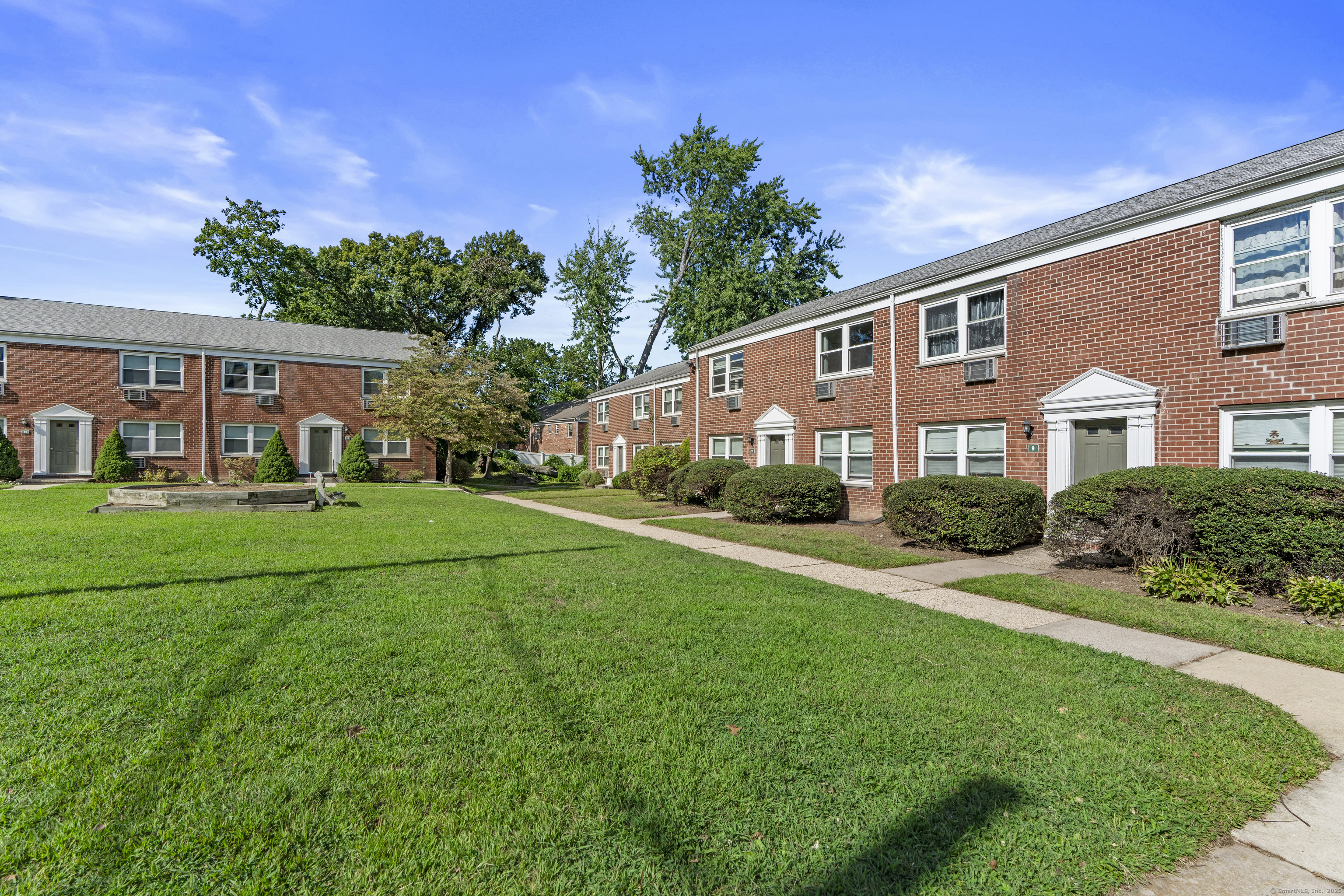 14 Hamilton Court, Unit A Stamford, CT 06902 - Photo 19 of 37