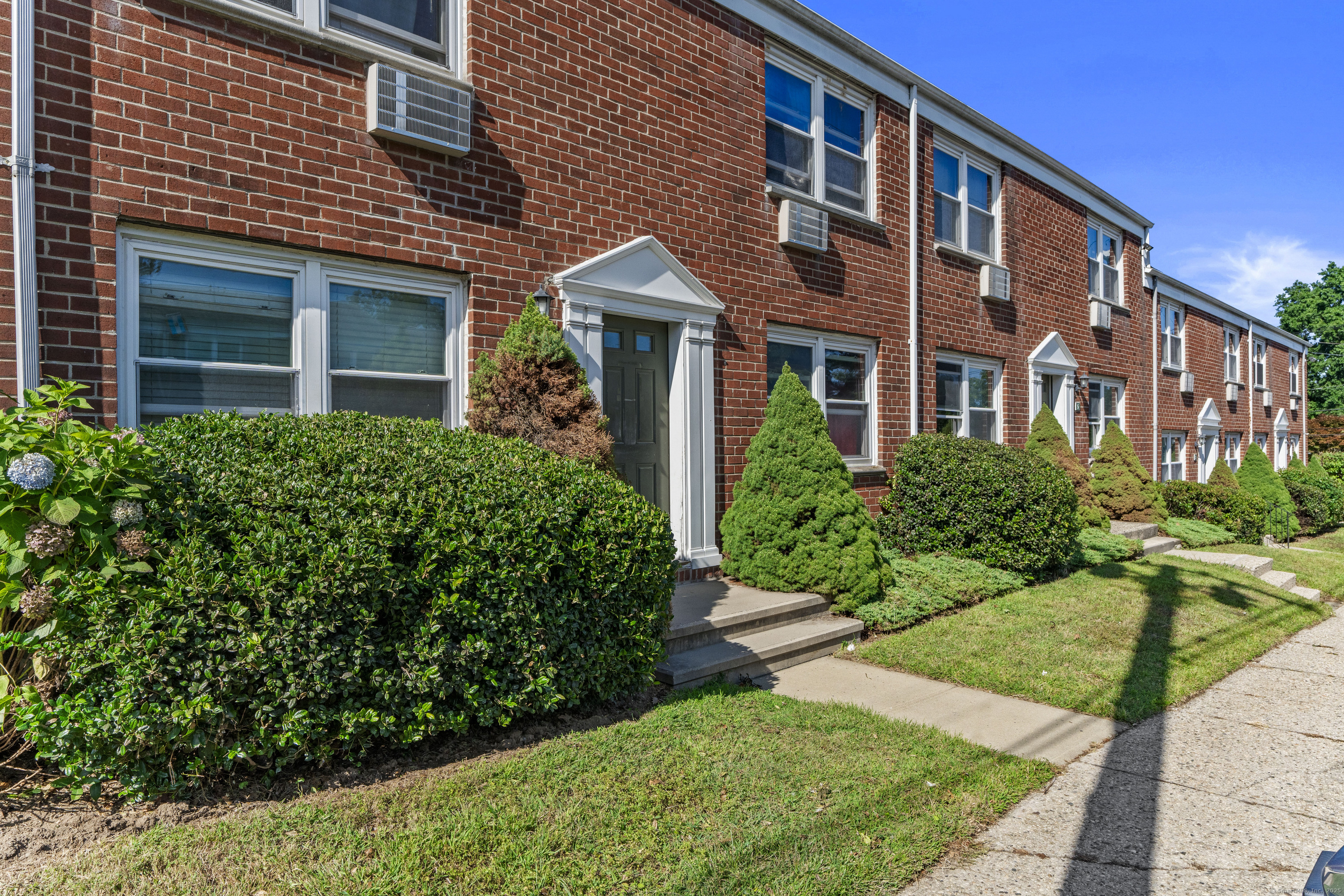 14 Hamilton Court, Unit A Stamford, CT 06902 - Photo 20 of 37