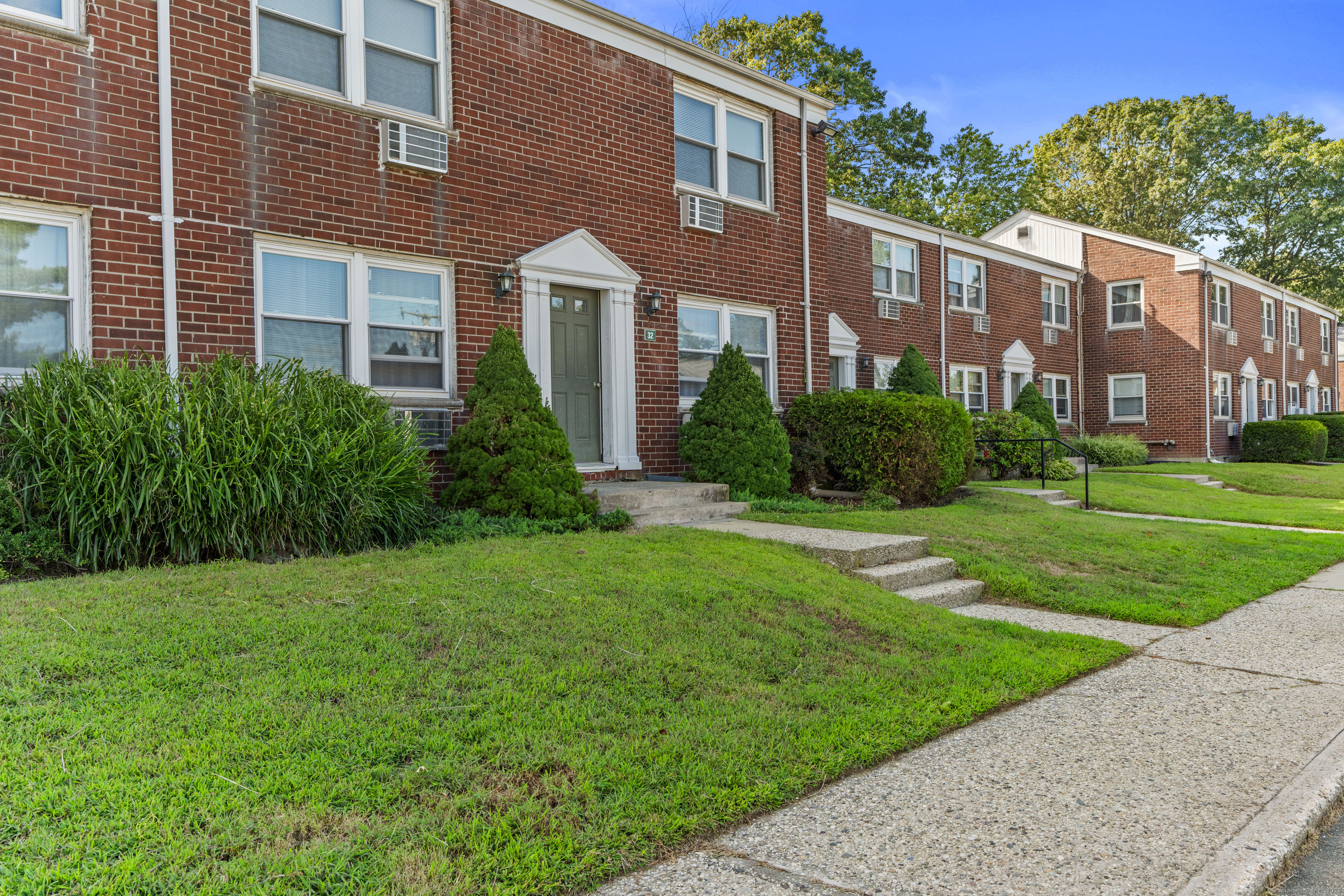14 Hamilton Court, Unit A Stamford, CT 06902 - Photo 23 of 37