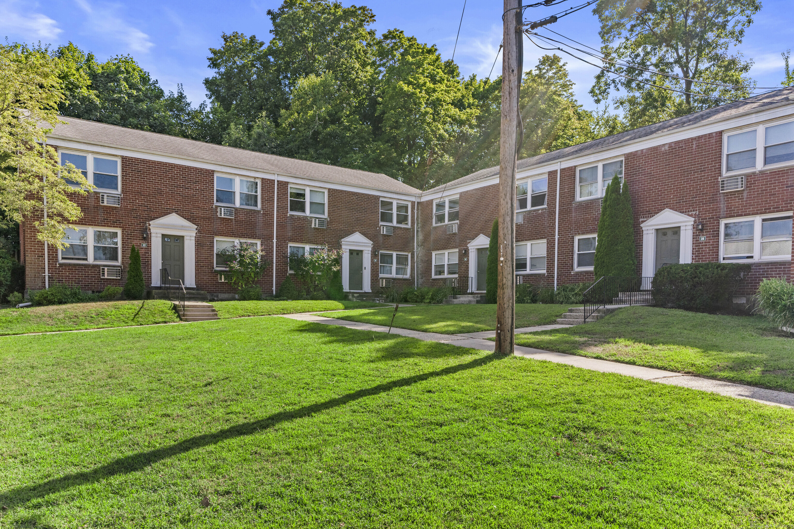 14 Hamilton Court, Unit A Stamford, CT 06902 - Photo 24 of 37
