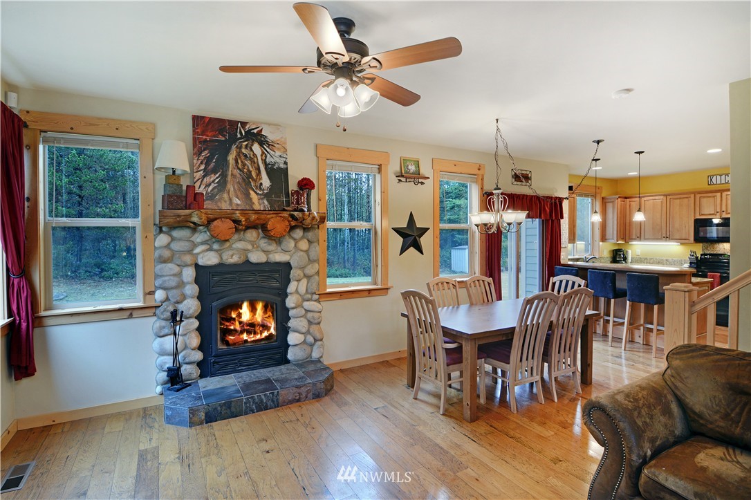10770 Wicks Lake Road Southwest Port Orchard, WA 98367 - Photo 3 of 25 Gallery Image 3