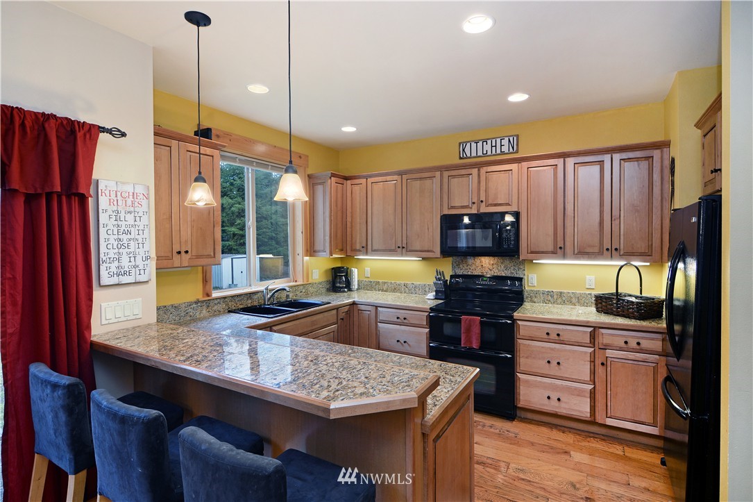 10770 Wicks Lake Road Southwest Port Orchard, WA 98367 - Photo 4 of 25 Gallery Image 4
