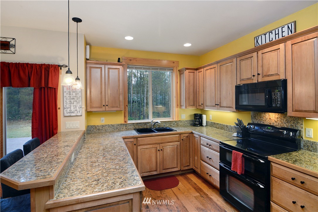 10770 Wicks Lake Road Southwest Port Orchard, WA 98367 - Photo 5 of 25 Gallery Image 5