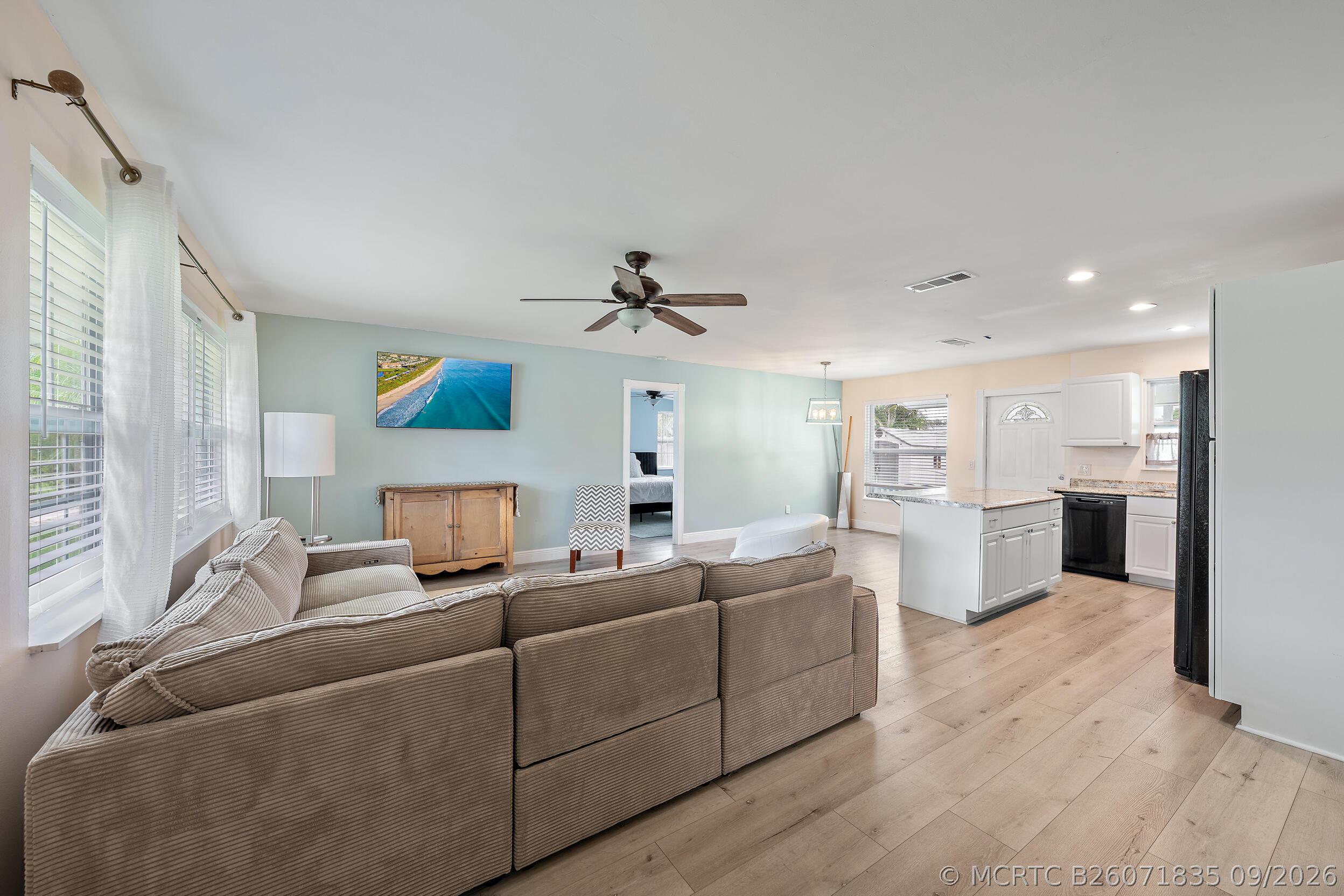 5810 Tucker Road Jupiter, FL 33458 - Photo 8 of 29 Living Room