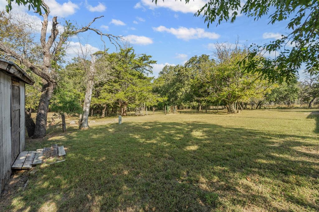 3667 Oak Circle Weatherford, TX 76088 - Photo 11 of 35 View of green lawn