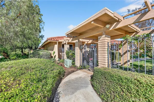 $429,999 | 959 West Pine Street, Unit 33, Upland, CA 91786