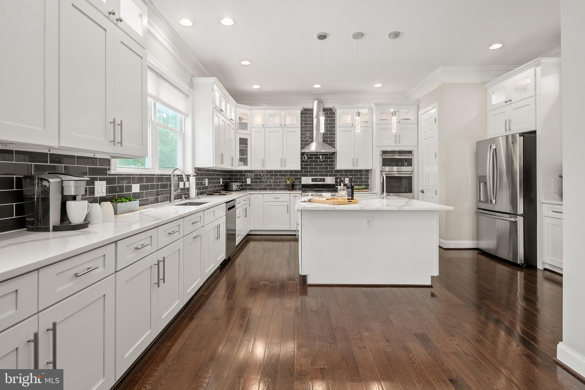 7911 Fort Hunt Road Alexandria, VA 22308 - Photo 25 of 71 Open, all-white, tons of storage, great space!
