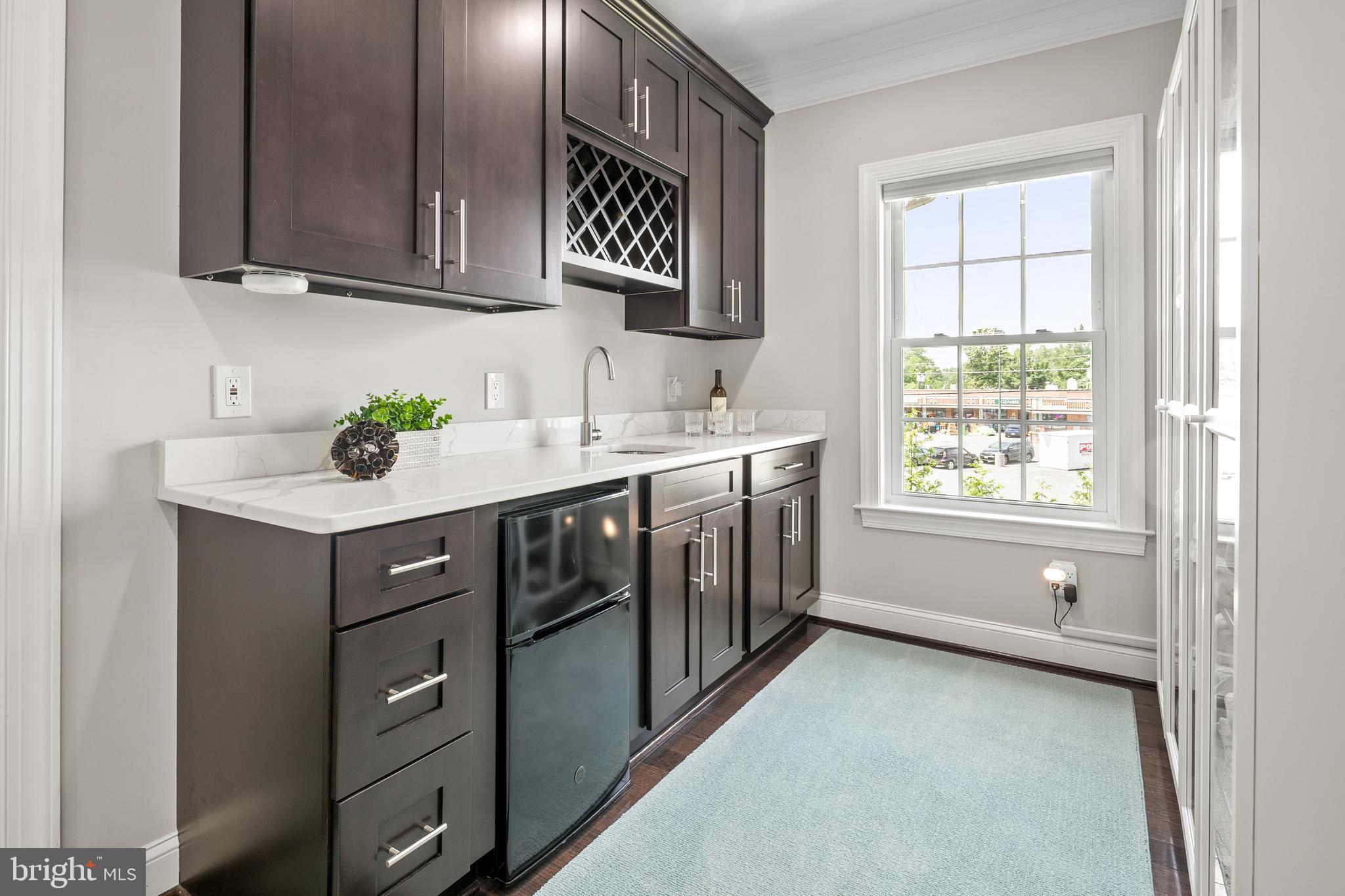 7911 Fort Hunt Road Alexandria, VA 22308 - Photo 36 of 71 Cozy kitchen w/fridge, sink, counters & storage