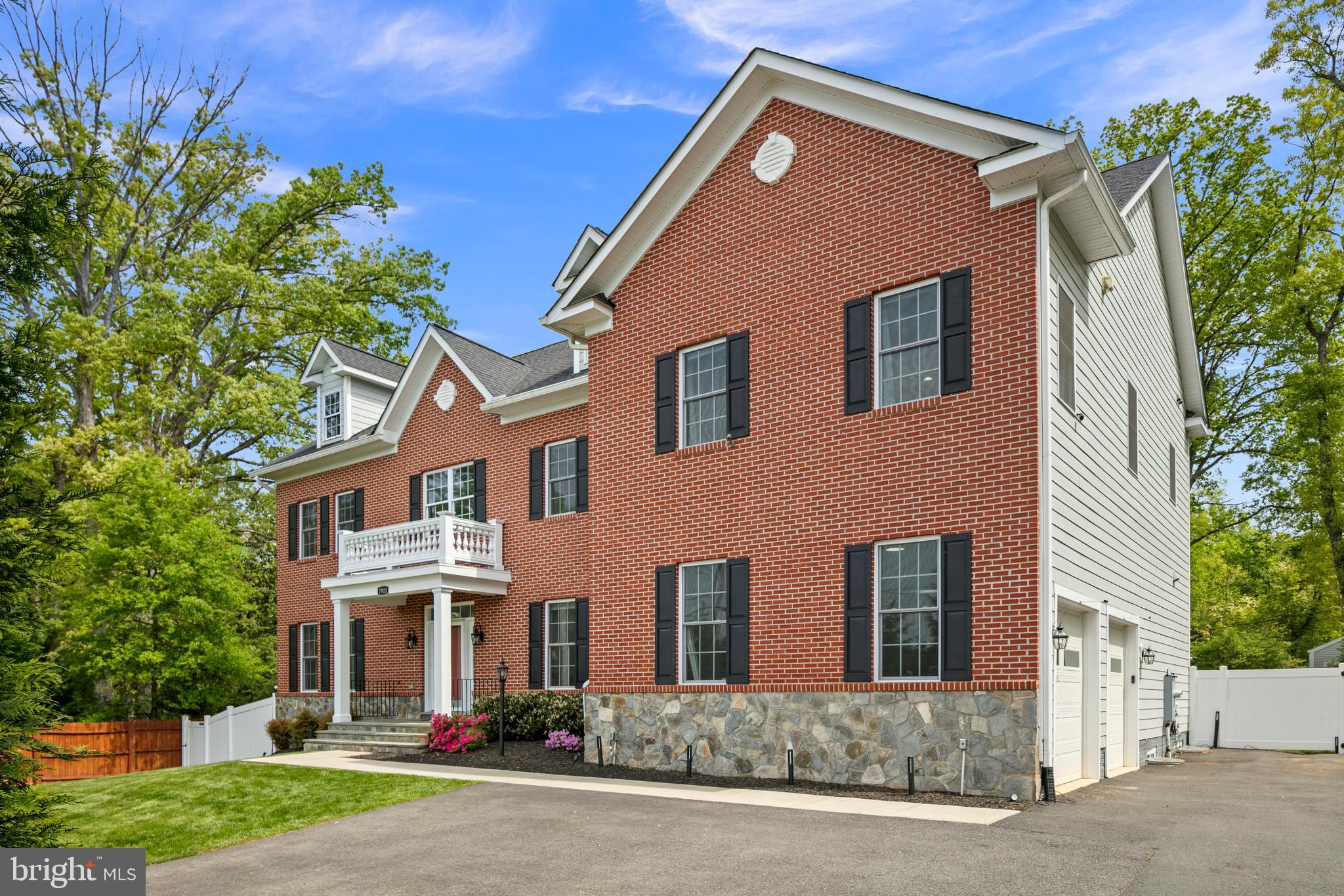 7911 Fort Hunt Road Alexandria, VA 22308 - Photo 4 of 71 Side load garage. New parking area added to front
