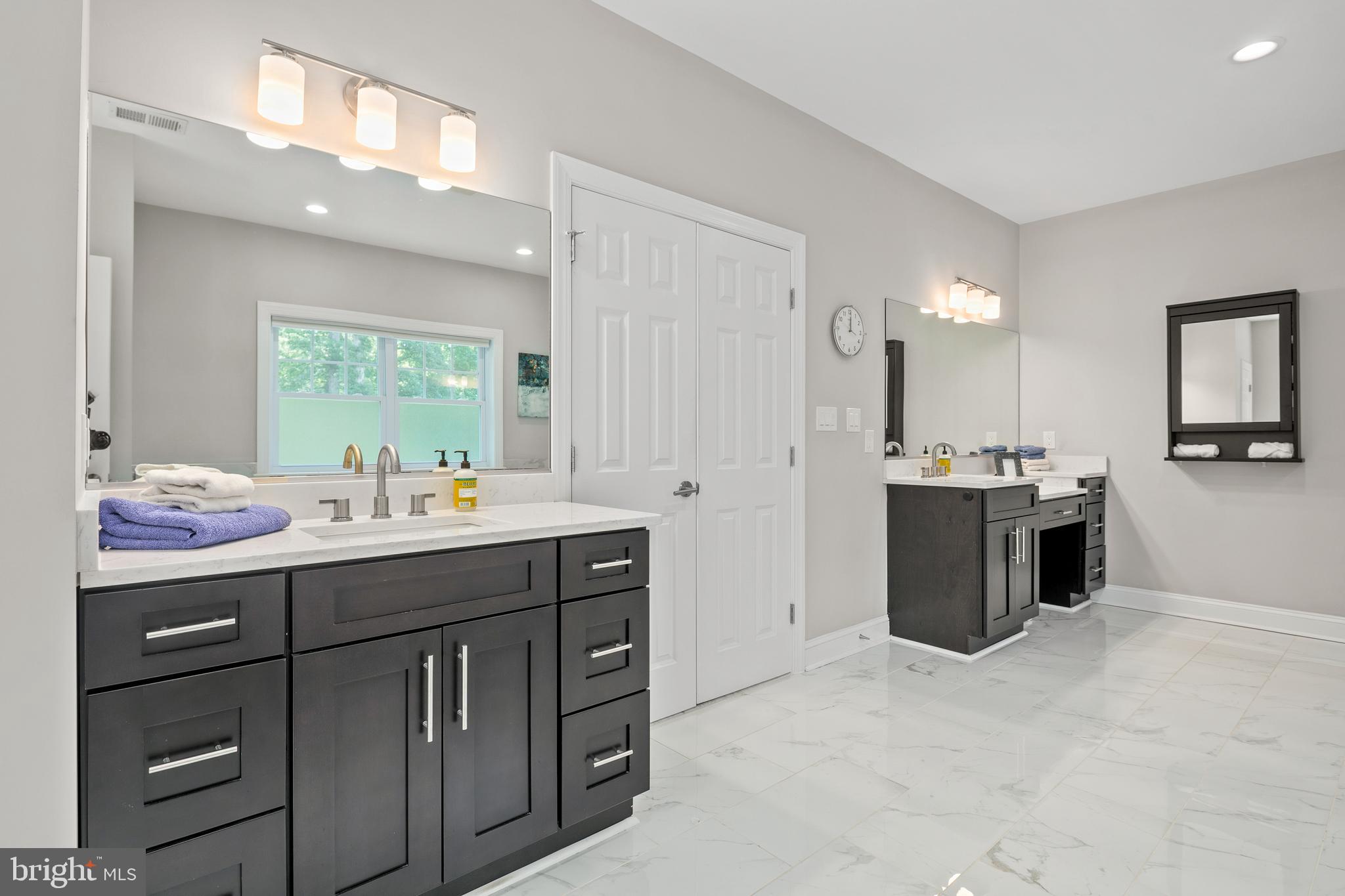 7911 Fort Hunt Road Alexandria, VA 22308 - Photo 43 of 71 Dual vanities, gorgeous marble tile floors