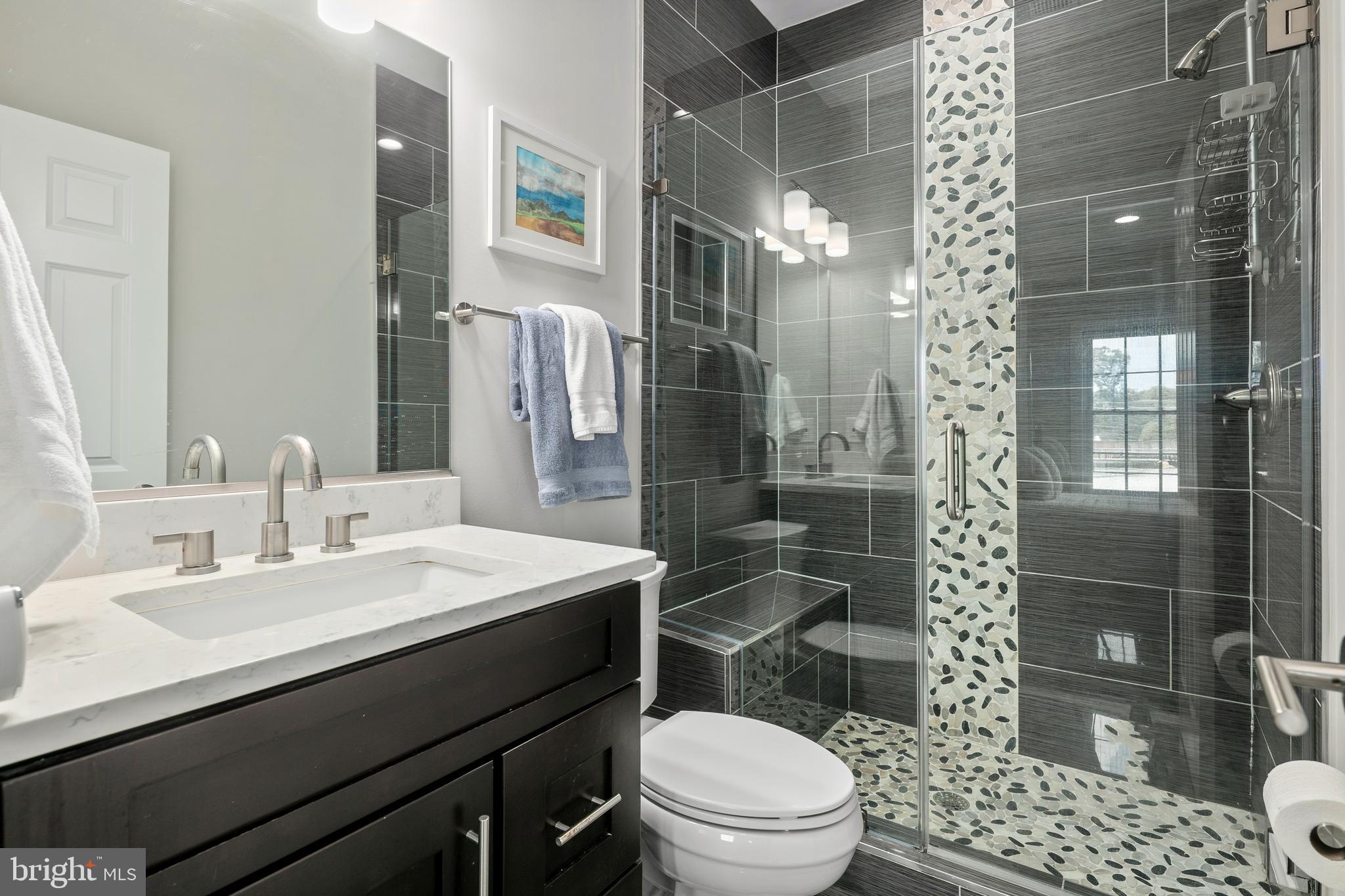 7911 Fort Hunt Road Alexandria, VA 22308 - Photo 50 of 71 En Suite Full bathroom 4