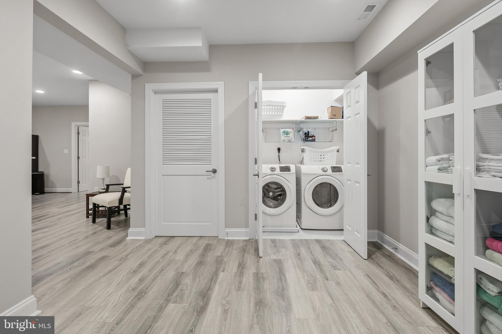 7911 Fort Hunt Road Alexandria, VA 22308 - Photo 54 of 71 Lower Level laundry w/full size washer & dryer