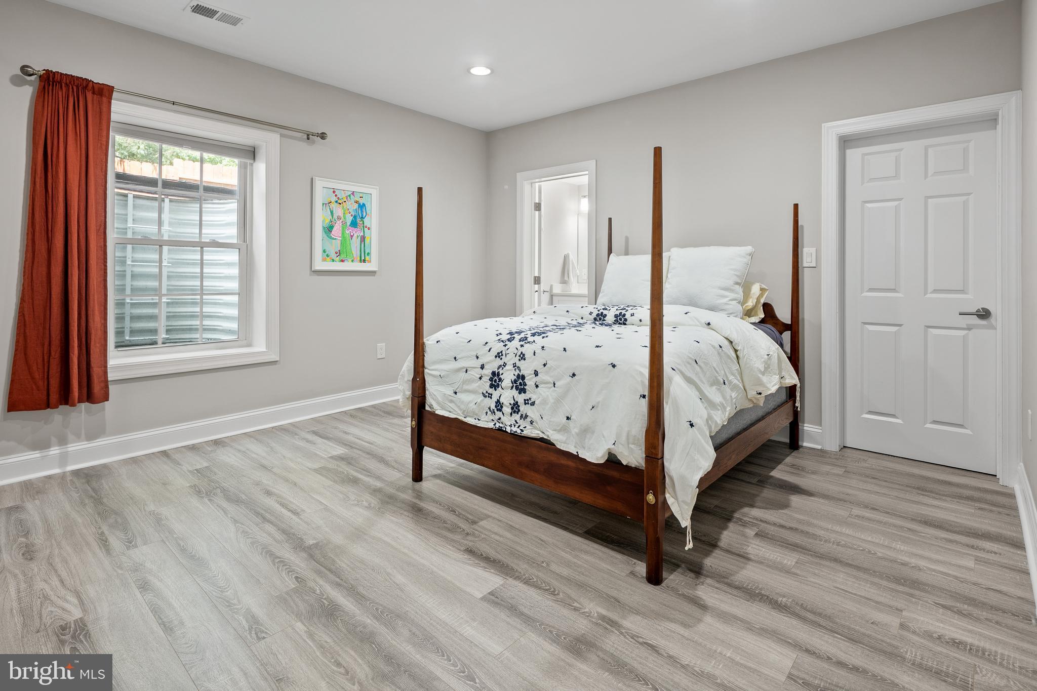 7911 Fort Hunt Road Alexandria, VA 22308 - Photo 65 of 71 LL 2nd BR w/bath en suite, walk-in closet