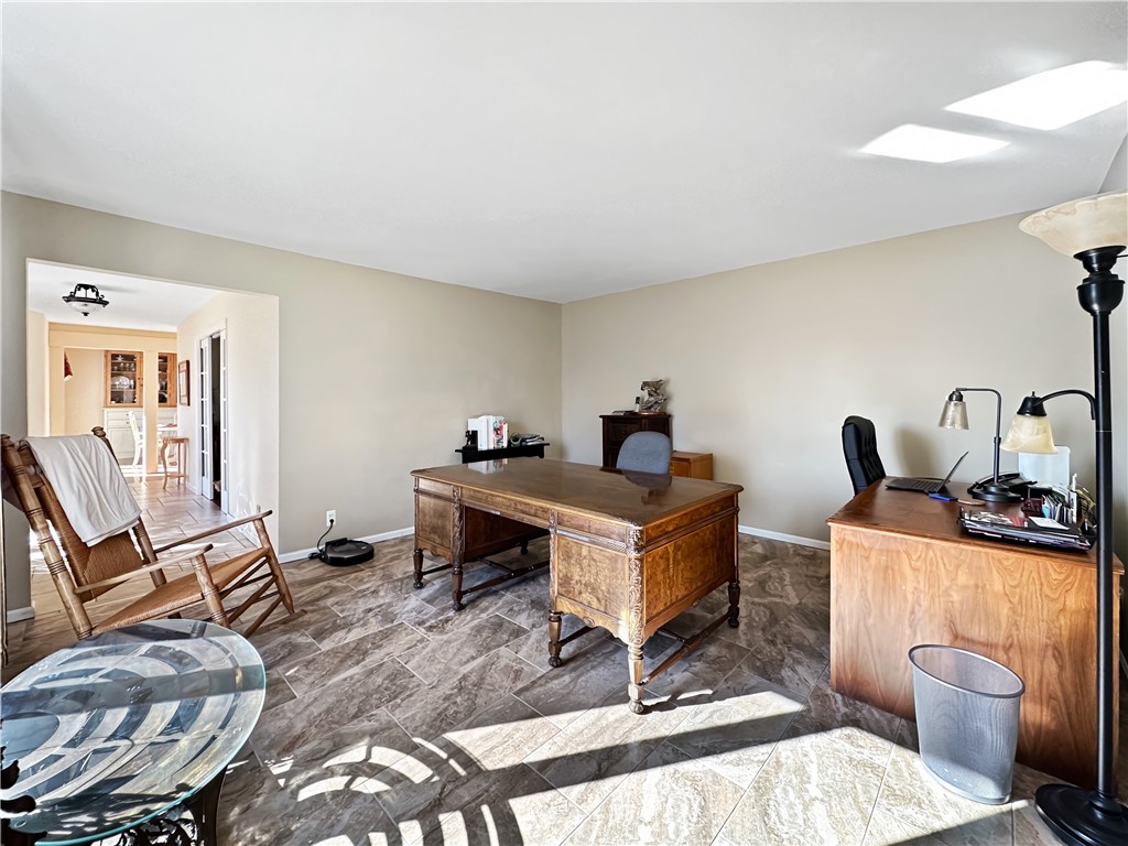 32 South Country Club Road Mattoon, IL 61938 - Photo 4 of 42
