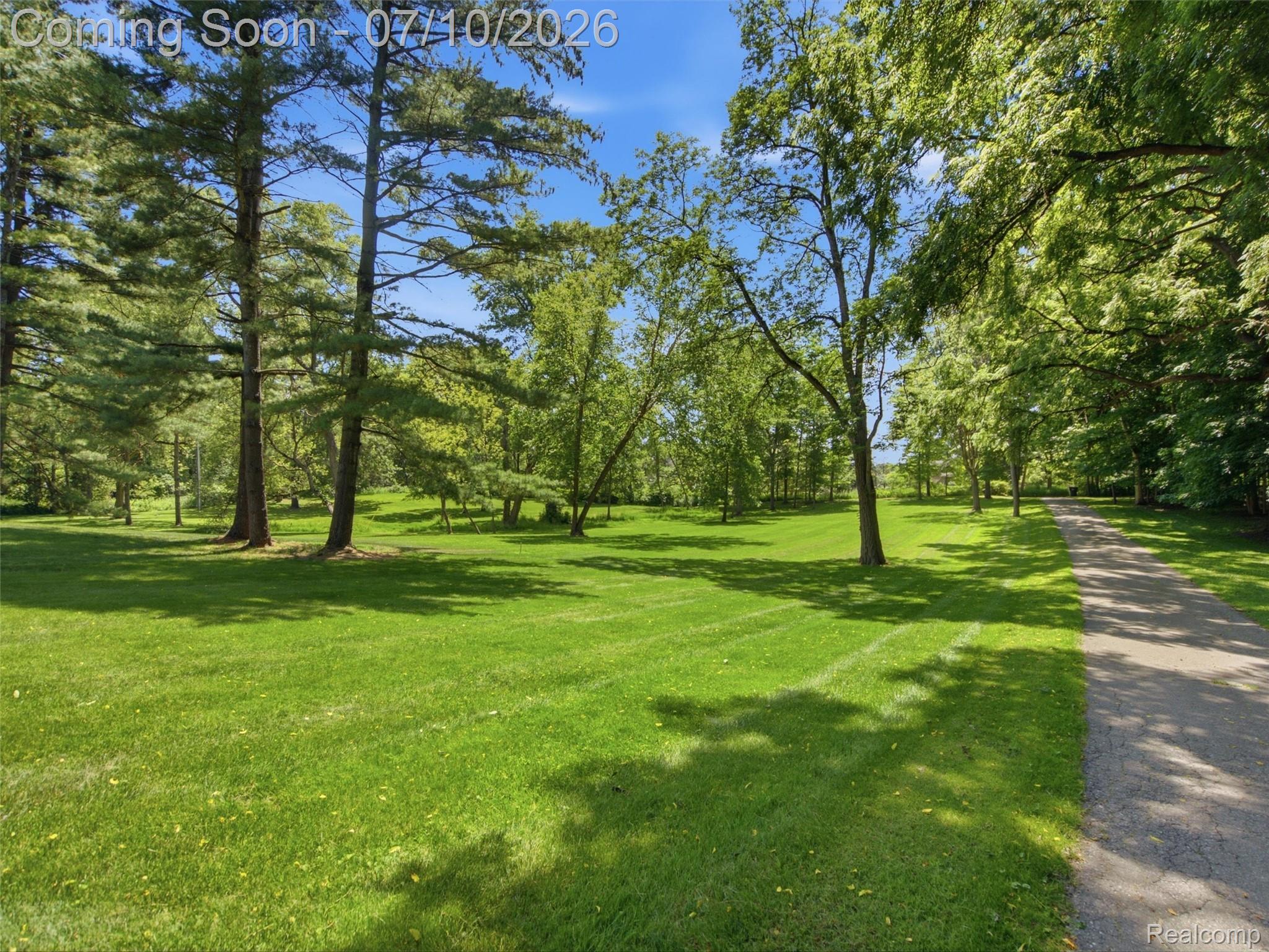 670 West Snell Road Rochester, MI 48306 - Photo 71 of 76 078-DSC09426.jpg