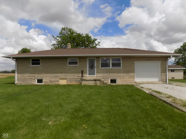 $389,000 | 9739 South County Road 825 East, Cloverdale, IN 46120