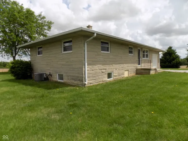 $379,900 | 9739 South County Road 825 East, Cloverdale, IN 46120