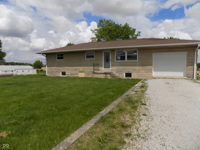 $389,000 | 9739 South County Road 825 East, Cloverdale, IN 46120