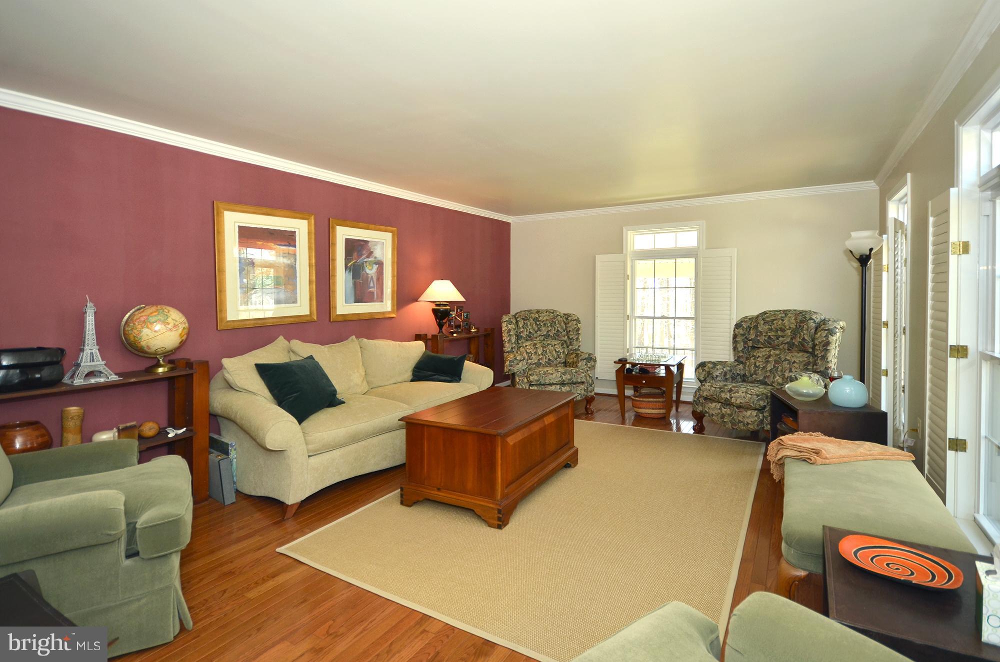9502 Old Harford Road Baltimore, MD 21234 - Photo 4 of 30 Living Room