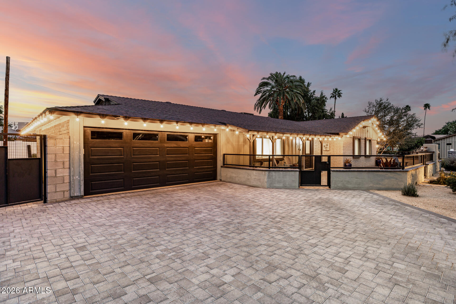 526 West Seldon Lane Phoenix, AZ 85021 - Photo 2 of 74 02-Seldon