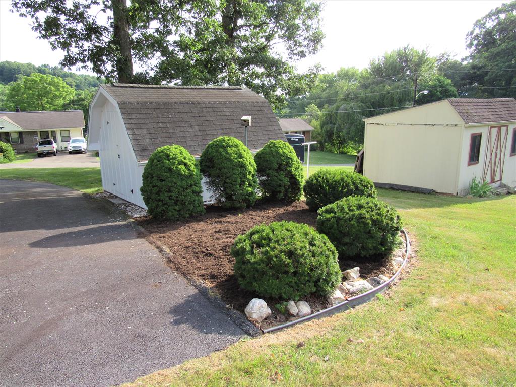 203 Robinhood Road Galax, VA 24333 - Photo 13 of 50 Gallery Image 13